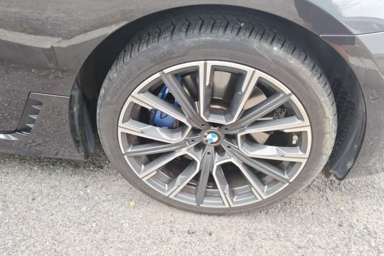 Used BMW 6 Series GT 2024 630i M Sport Luxury Package Right Front Wheel Hub