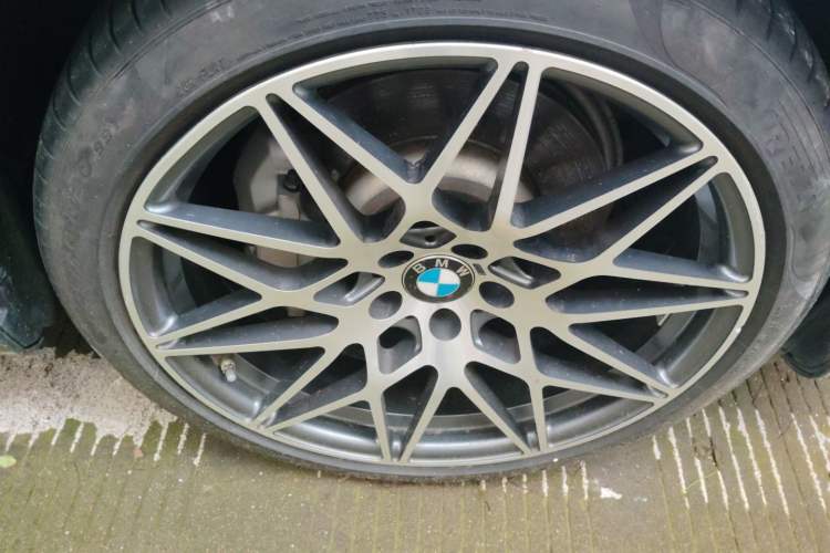 Used BMW 6 Series GT 2024 630i M Sport Luxury Package Right Front Wheel Hub