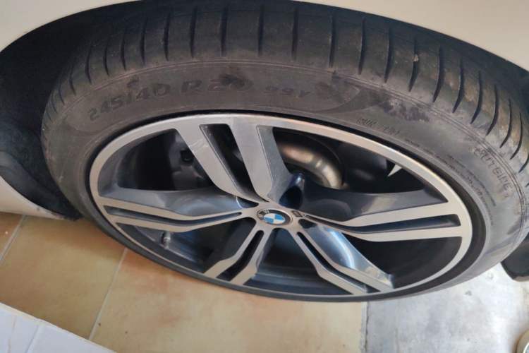 Used BMW 6 Series GT 2024 630i M Sport Luxury Package Right Front Wheel Hub