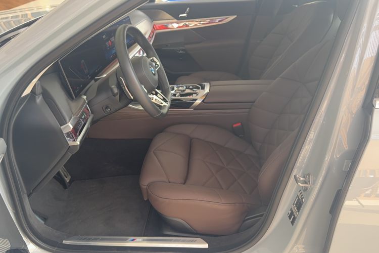 Used BMW 7 Series 2023 740Li Leading Model M Sport Package Left Front Seat