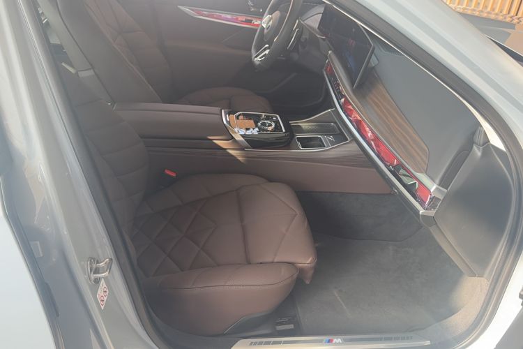 Used BMW 7 Series 2023 740Li Leading Model M Sport Package Right Front Seat