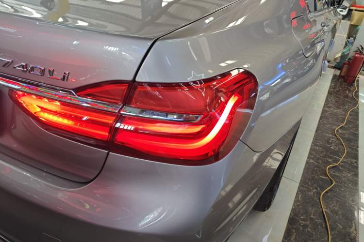 Used BMW 7 Series 2018 730Li Leading Model Excellence Package Exterior 6