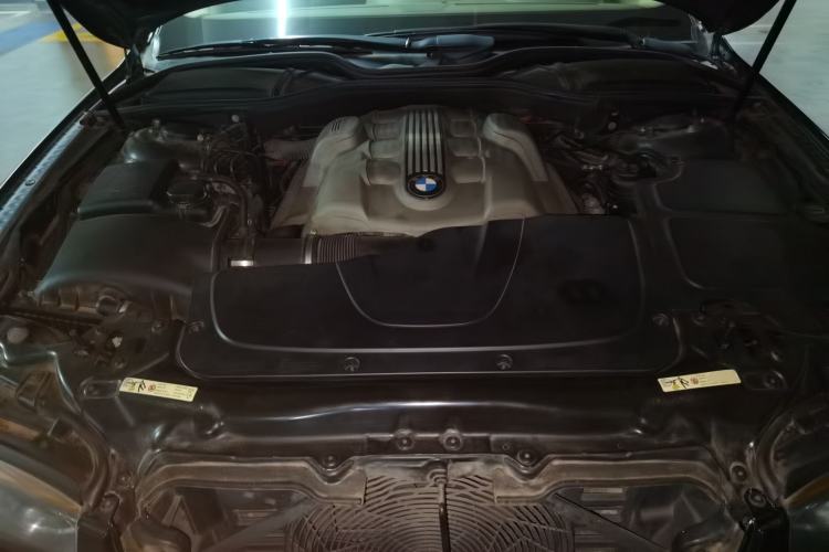 Used BMW 7 Series  Engine Bay
