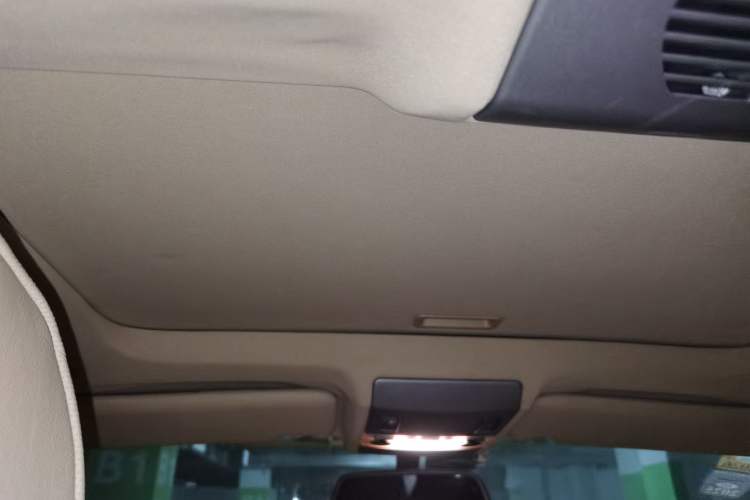 Used BMW 7 Series  Headliner