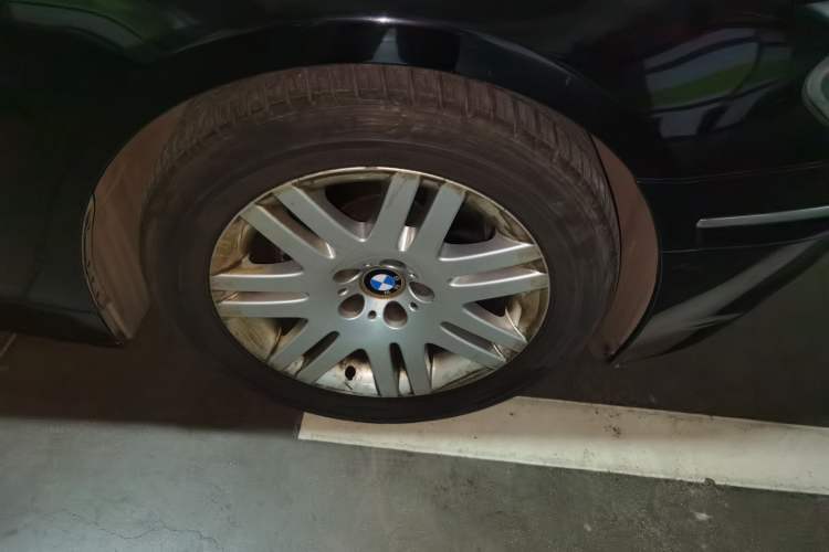 Used BMW 7 Series  Right Front Wheel Hub