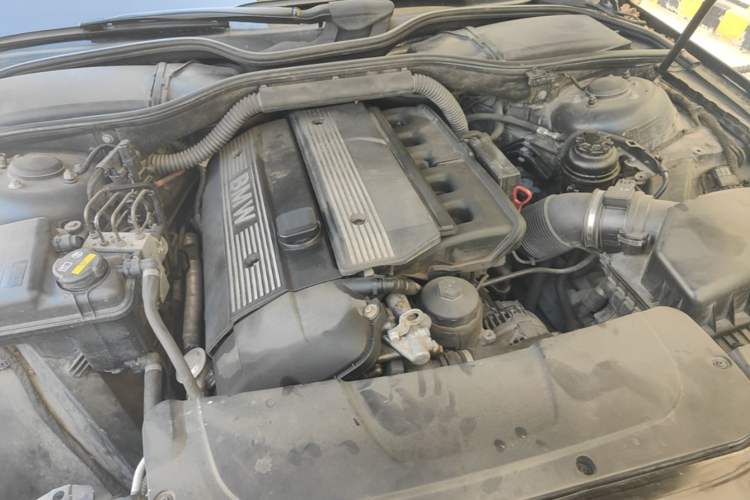 Used BMW 7 Series 2004 730Li Engine Bay