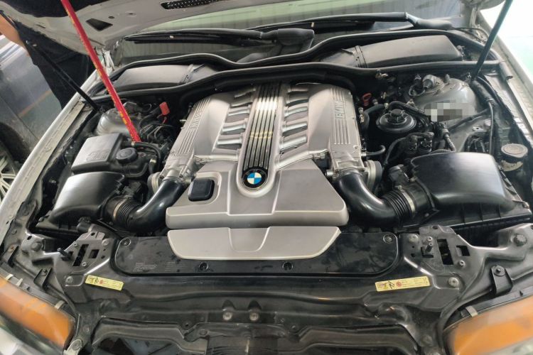 Used BMW 7 Series 2004 760Li Engine Bay