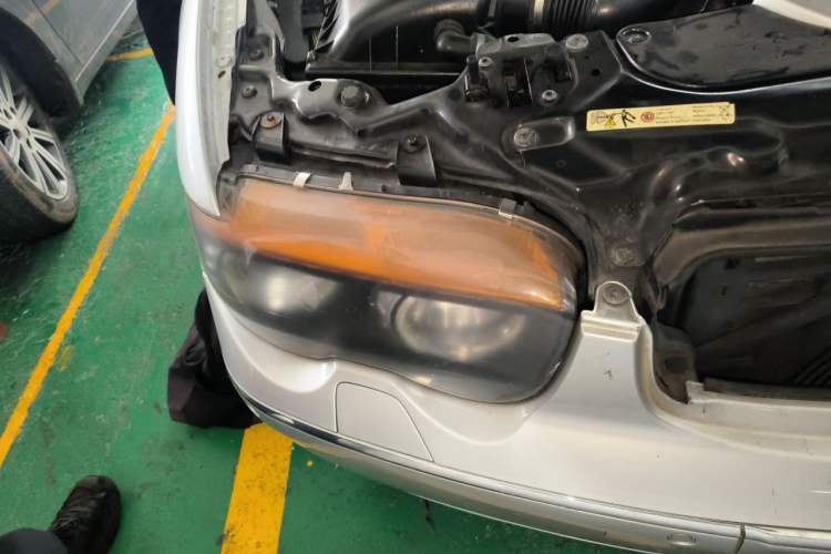 Used BMW 7 Series 2004 760Li Right Front Headlight