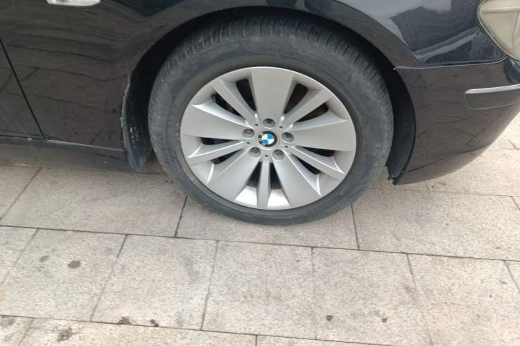 Used BMW 7 Series 2005 740Li Right Front Wheel Hub