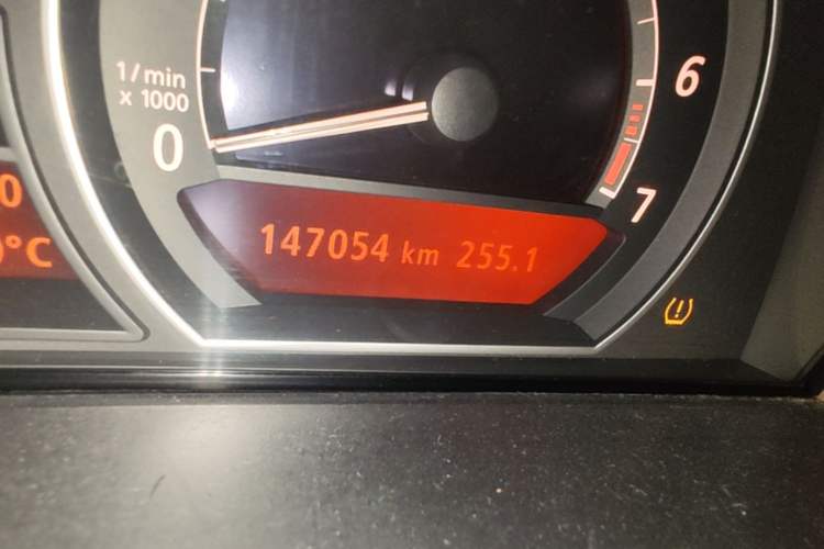 Used BMW 7 Series 2005 740Li Odometer Close Up