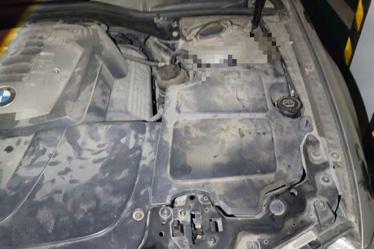 Used BMW 7 Series 2005 740Li Engine Bay Left