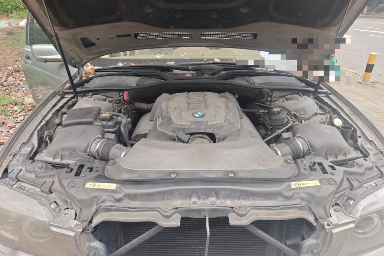 Used BMW 7 Series 2005 750Li Engine Bay