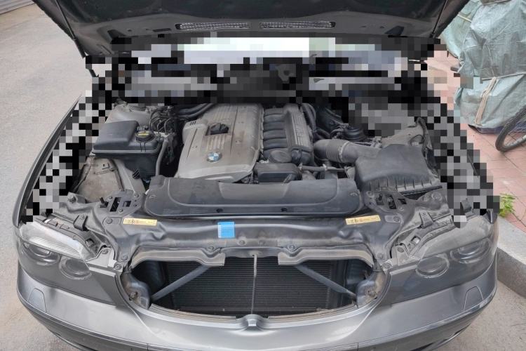 Used BMW 7 Series 2005 730Li Engine Bay