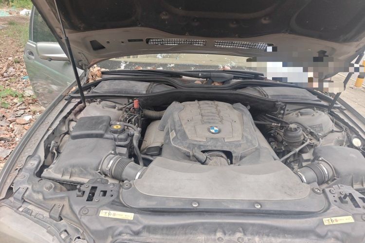 Used BMW 7 Series 2005 750Li Engine Bay Right