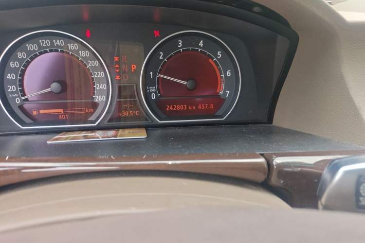 Used BMW 7 Series 2005 750Li Odometer Close Up