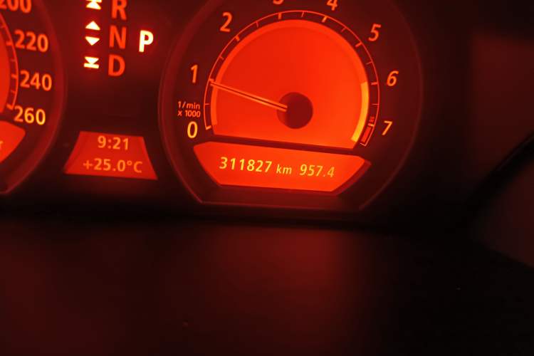 Used BMW 7 Series 2007 730Li Downgraded Version Odometer Close Up