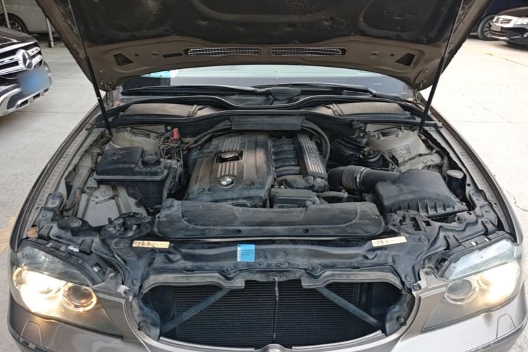 Used BMW 7 Series 2007 730Li Downgraded Version Engine Bay
