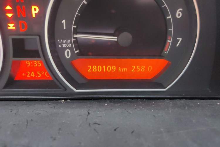Used BMW 7 Series 2008 730Li Leading Model Odometer Close Up