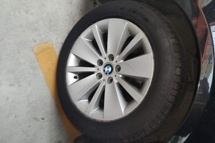 Used BMW 7 Series 2008 730Li Leading Model Right Front Wheel Hub