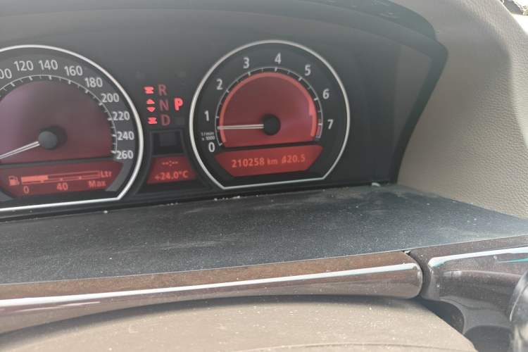 Used BMW 7 Series 2008 730Li Leading Model Odometer Close Up
