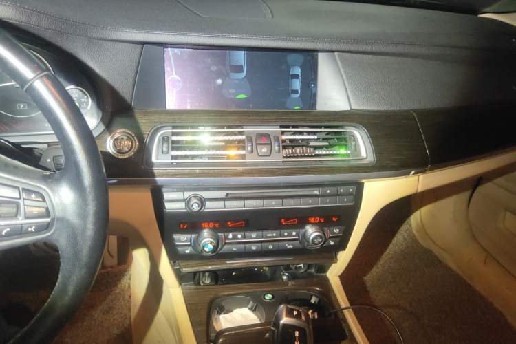 Used BMW 7 Series 2009 730Li Leading Model Audio And AC Panel