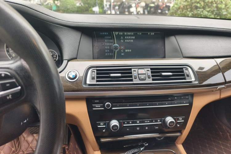 Used BMW 7 Series 2009 740Li Leading Model Audio And AC Panel