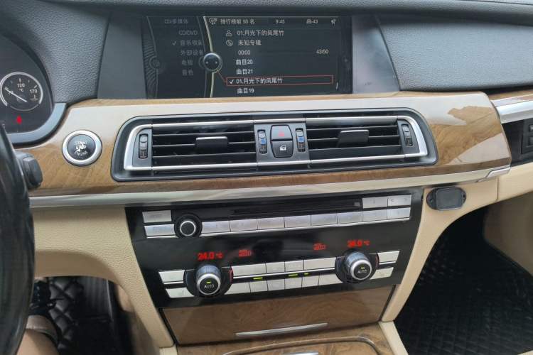 Used BMW 7 Series 2009 740Li Luxury Model Audio And AC Panel