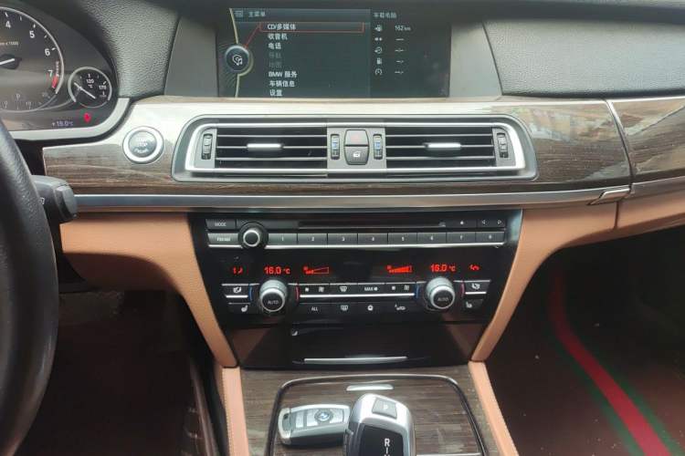 Used BMW 7 Series 2009 740Li Leading Model Audio And AC Panel