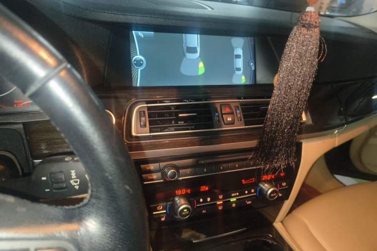 Used BMW 7 Series 2009 740Li Leading Model Audio And AC Panel
