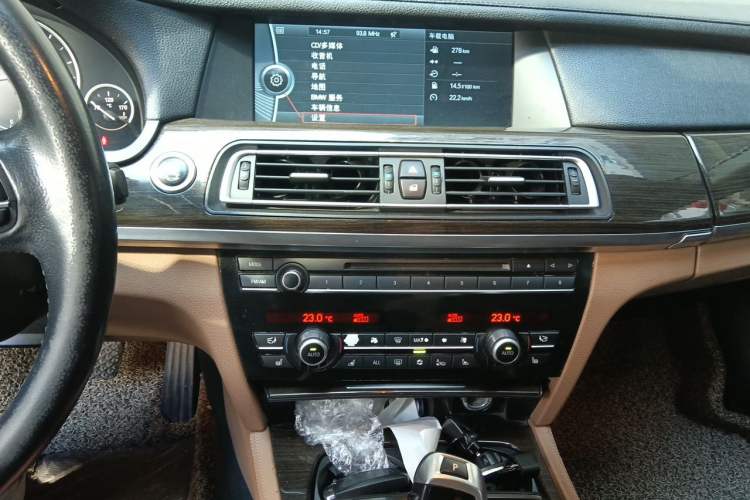 Used BMW 7 Series 2009 730Li Luxury Model Audio And AC Panel