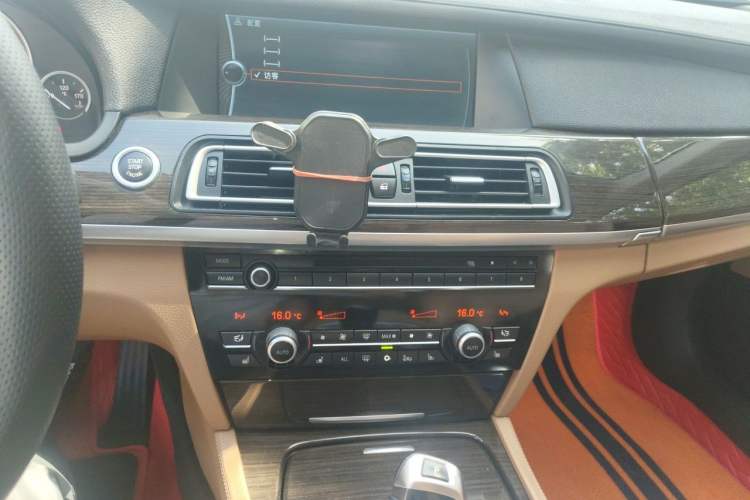 Used BMW 7 Series 2009 740Li Luxury Edition Audio And AC Panel