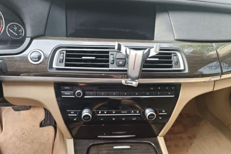 Used BMW 7 Series 2009 740Li Leading Model Audio And AC Panel