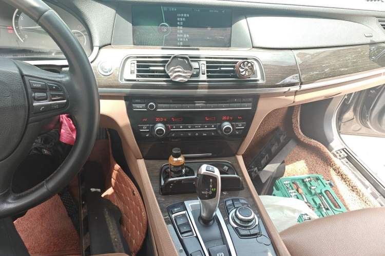 Used BMW 7 Series 2009 730Li Luxury Model Audio And AC Panel
