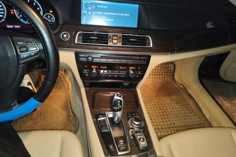 Used BMW 7 Series 2009 740Li Leading Model Audio And AC Panel