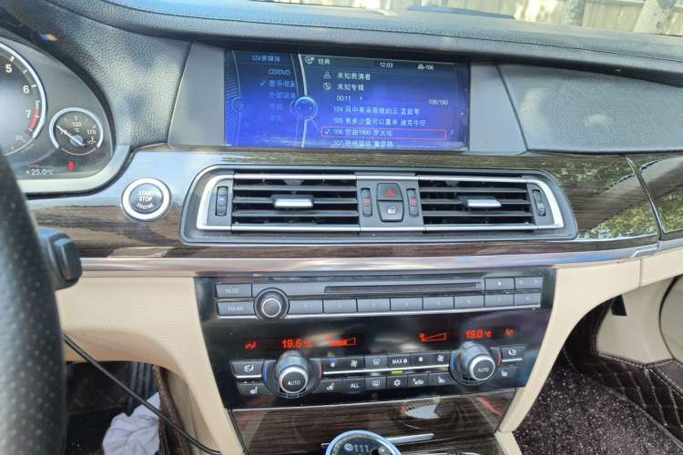 Used BMW 7 Series 2009 750Li Luxury Model Audio And AC Panel