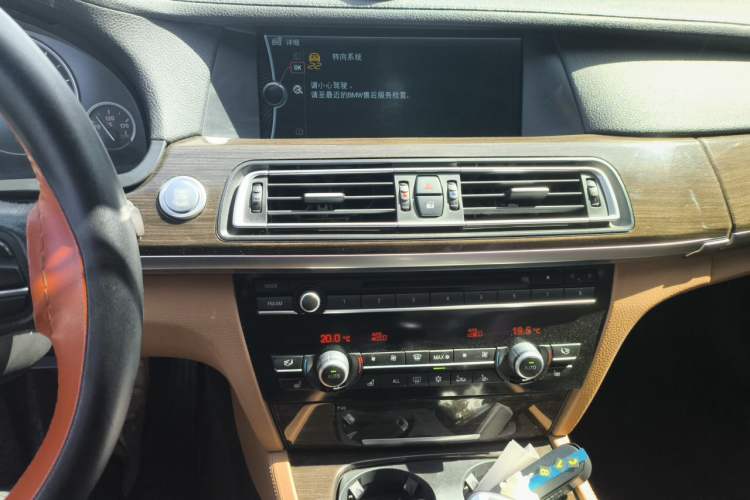 Used BMW 7 Series 2009 740Li Luxury Edition Audio And AC Panel