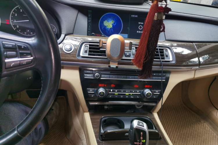 Used BMW 7 Series  Audio And AC Panel