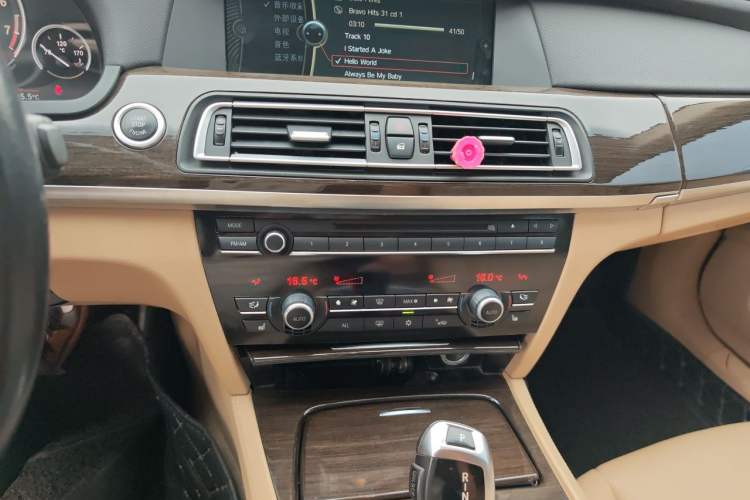 Used BMW 7 Series 2009 740Li Leading Model Audio And AC Panel