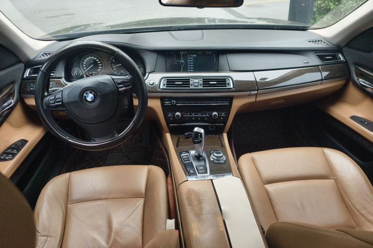 Used BMW 7 Series 2009 740Li Leading Model Center Console