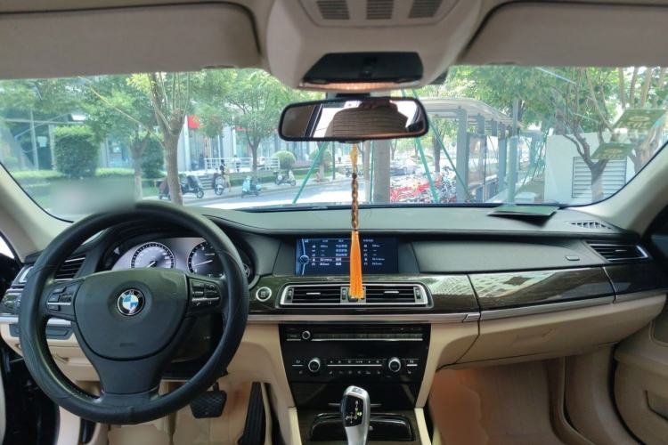 Used BMW 7 Series 2009 740Li Luxury Model Center Console