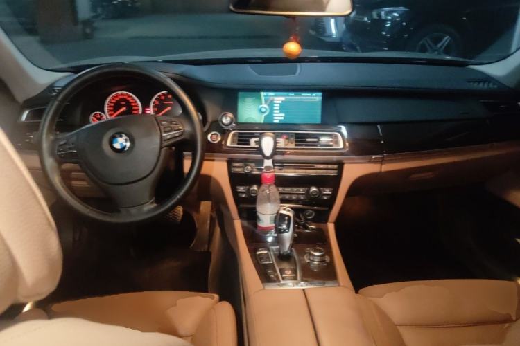 Used BMW 7 Series 2009 730Li Luxury Model Center Console