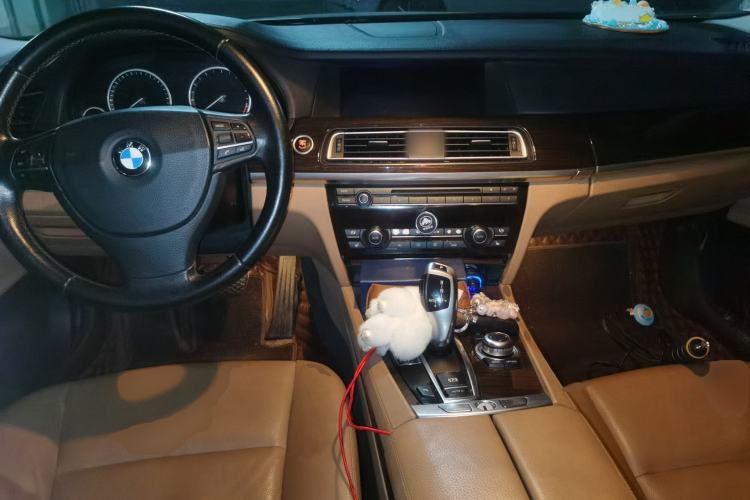 Used BMW 7 Series 2009 730Li Luxury Model Center Console