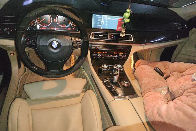 Used BMW 7 Series 2009 730Li Luxury Model Center Console