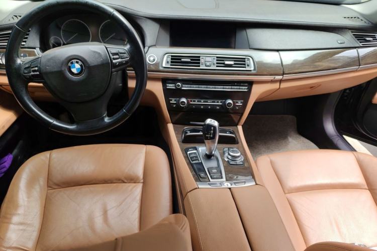 Used BMW 7 Series 2009 740Li Leading Model Center Console