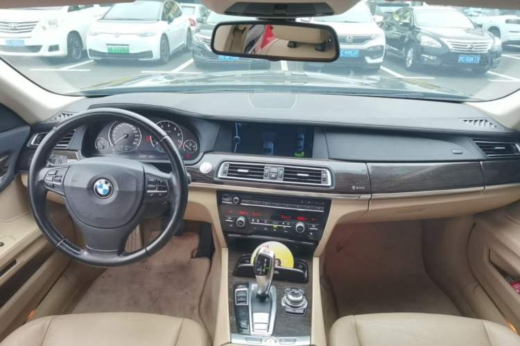 Used BMW 7 Series 2009 730Li Leading Model Center Console