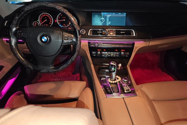 Used BMW 7 Series 2009 740Li Luxury Model Center Console