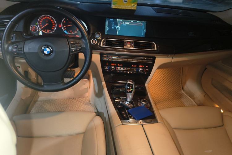 Used BMW 7 Series 2009 740Li Leading Model Center Console