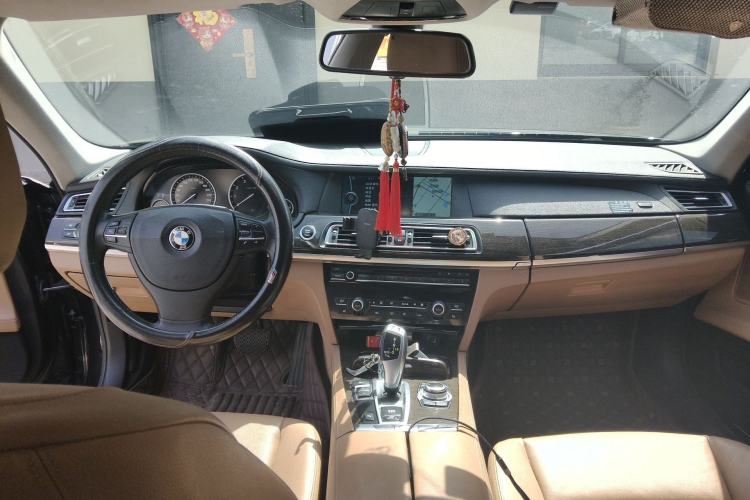 Used BMW 7 Series 2009 740Li Leading Model Center Console