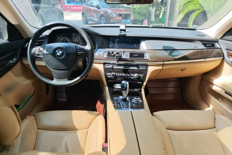 Used BMW 7 Series 2009 730Li Leading Model Center Console
