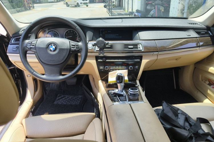 Used BMW 7 Series 2009 730Li Luxury Model Center Console